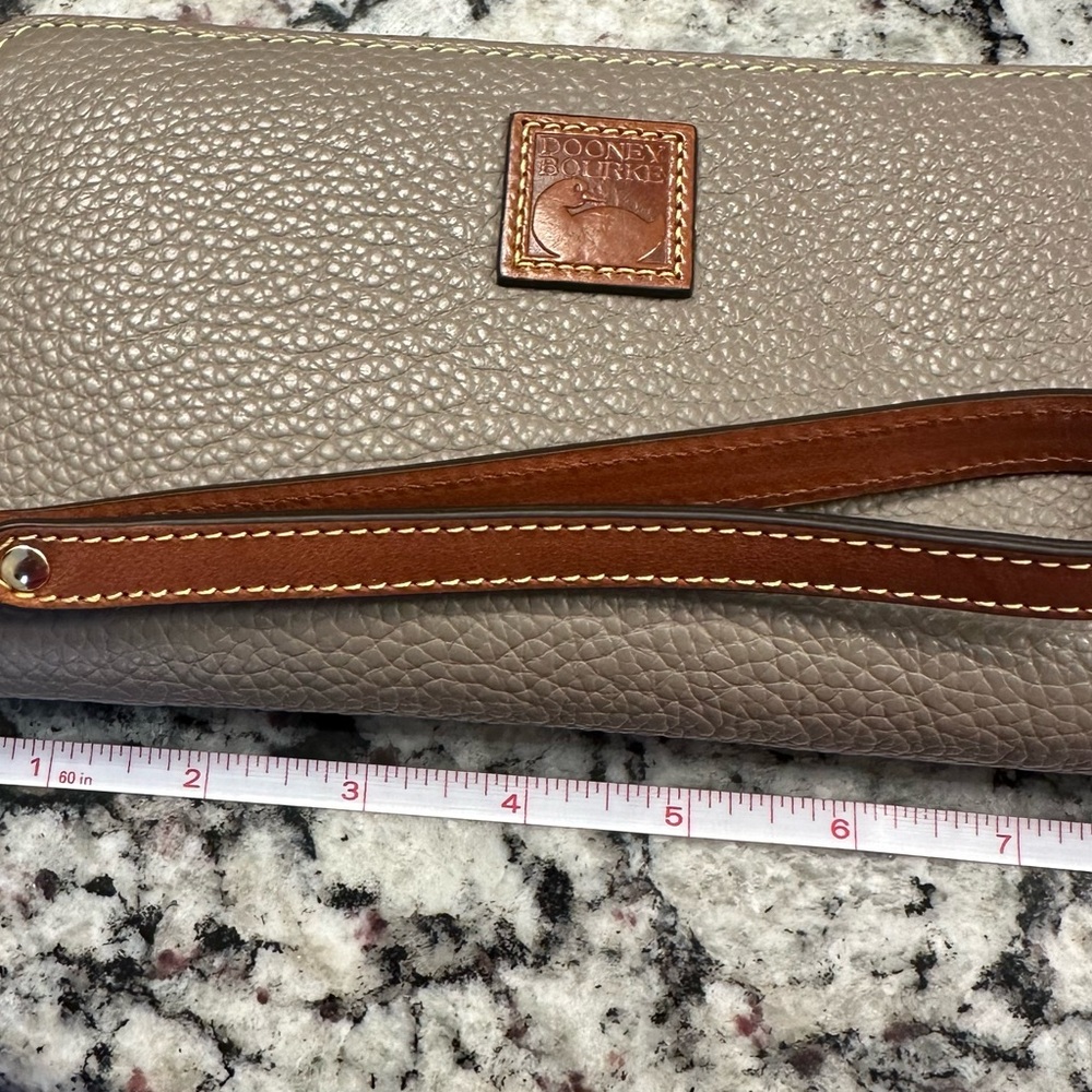 SOLD - Dooney Pebble Grain Zip Around Taupe Wallet - Picture 12 of 12